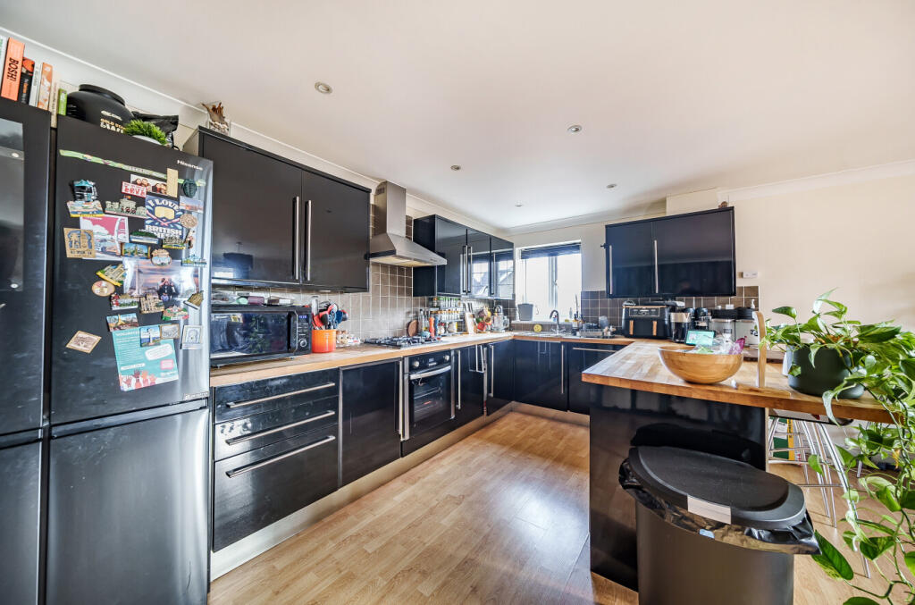Apartment in Guildford - View 4