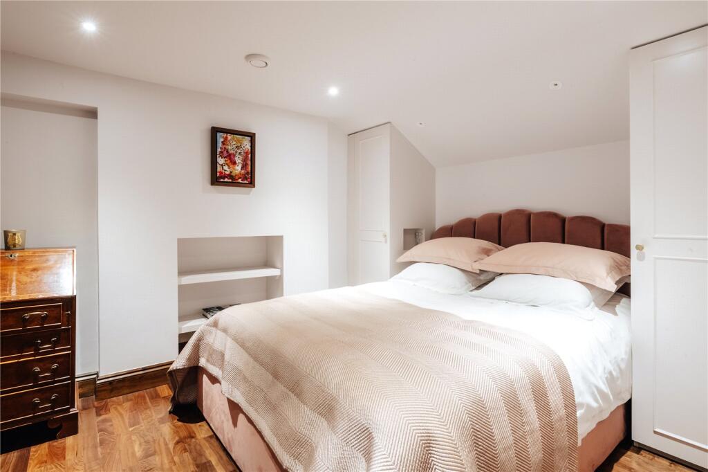 3 bedroom maisonette for rent