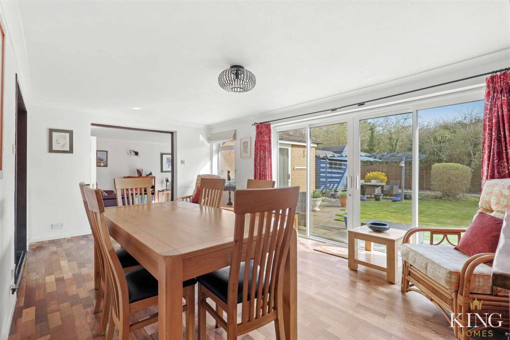 Kings Lane, Broom photo 2