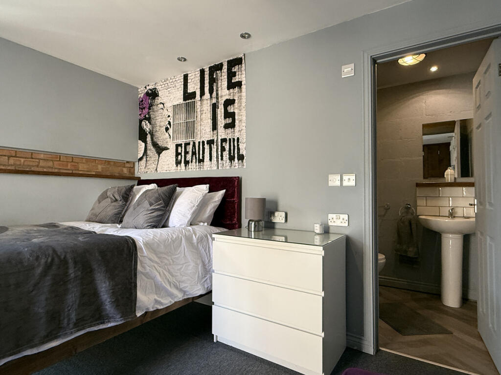 Main image of property: St. Johns Road, Westcliff-on-sea, SS0