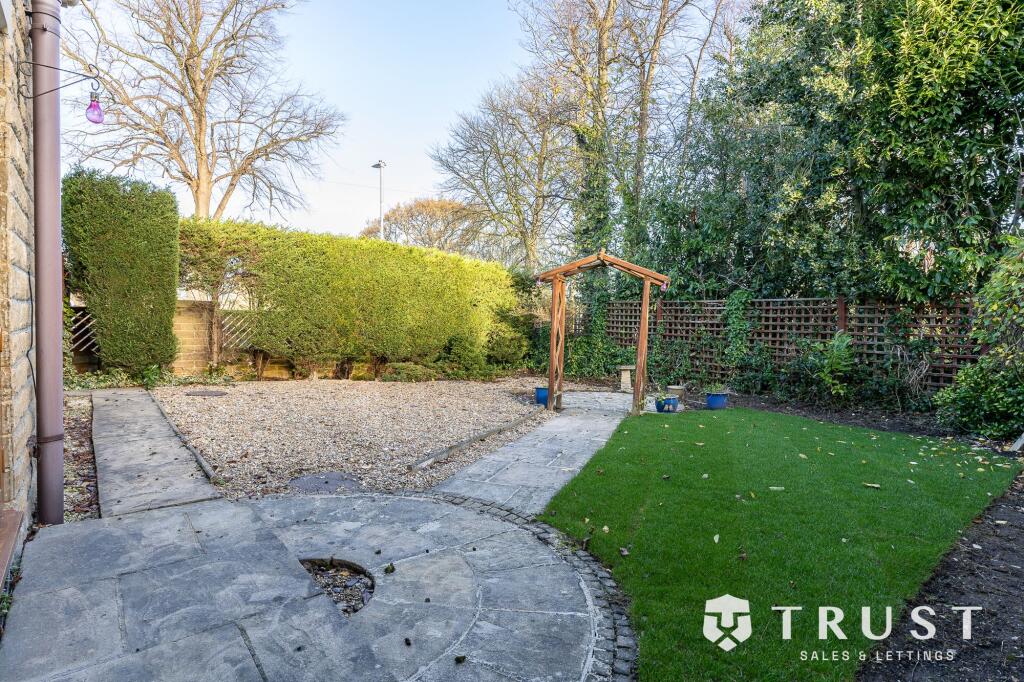 Richmond Park Avenue, Roberttown, Liversedge, WF15 image 3