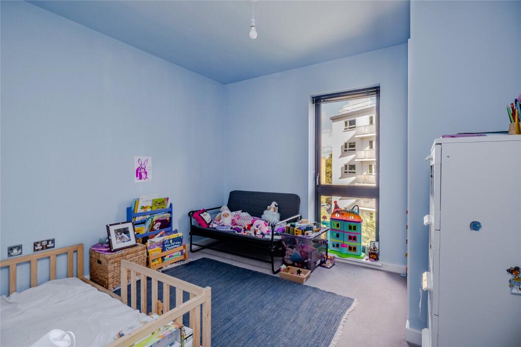 Apartment in London - More