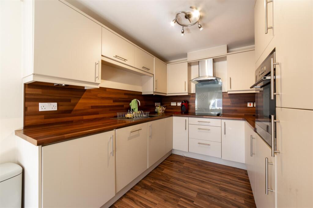 Apartment in Newcastle upon Tyne, Tyne and Wear - View 5