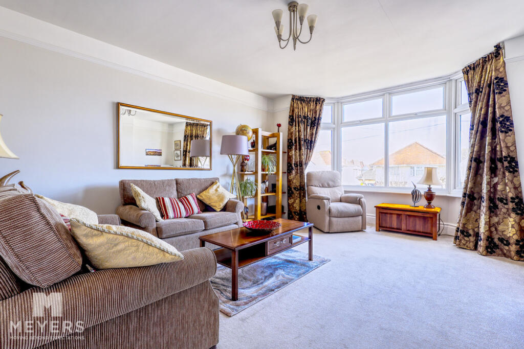 Pinecliffe Avenue, Bournemouth, BH6 3 - View 3