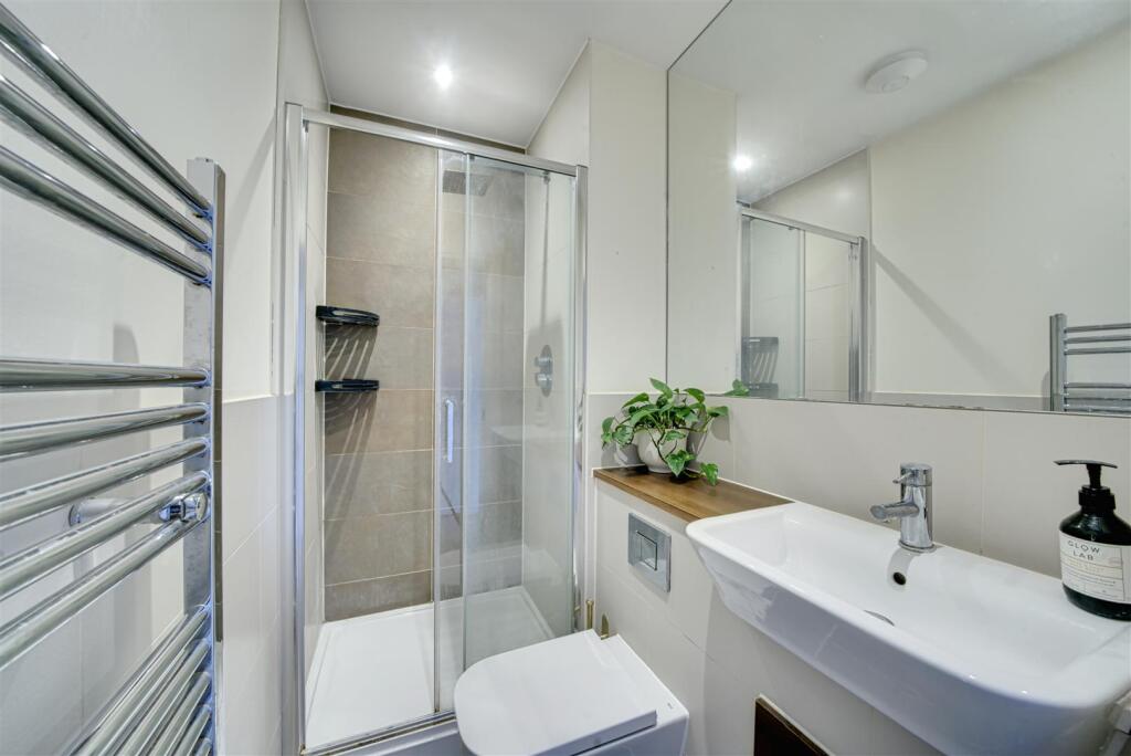 Apartment in London - View 5