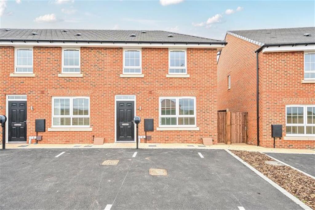Main image of property: 3 bedroom Terraced House in Palladium Road, Aylesford