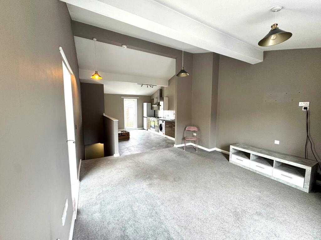Apartment in Wirral, Liverpool City Region - View 5