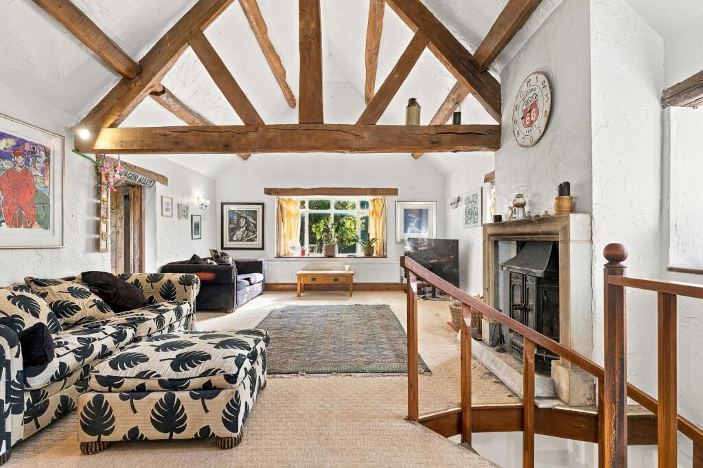House in Worcester - View 4