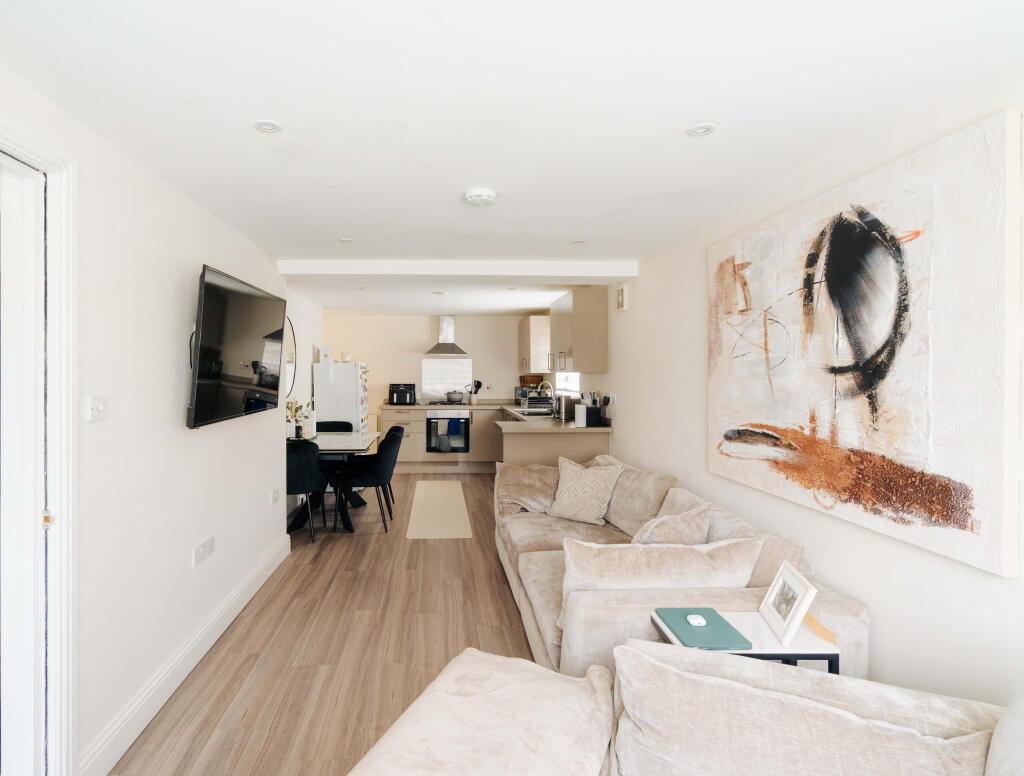 Apartment in Bristol, Bedminster - View 2
