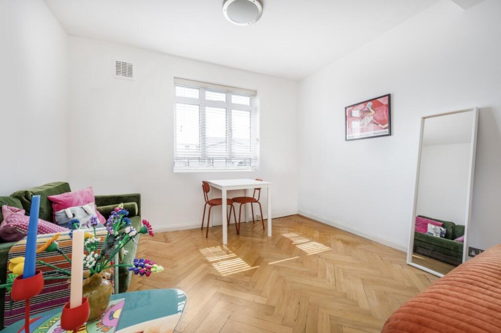Studio flat for rent