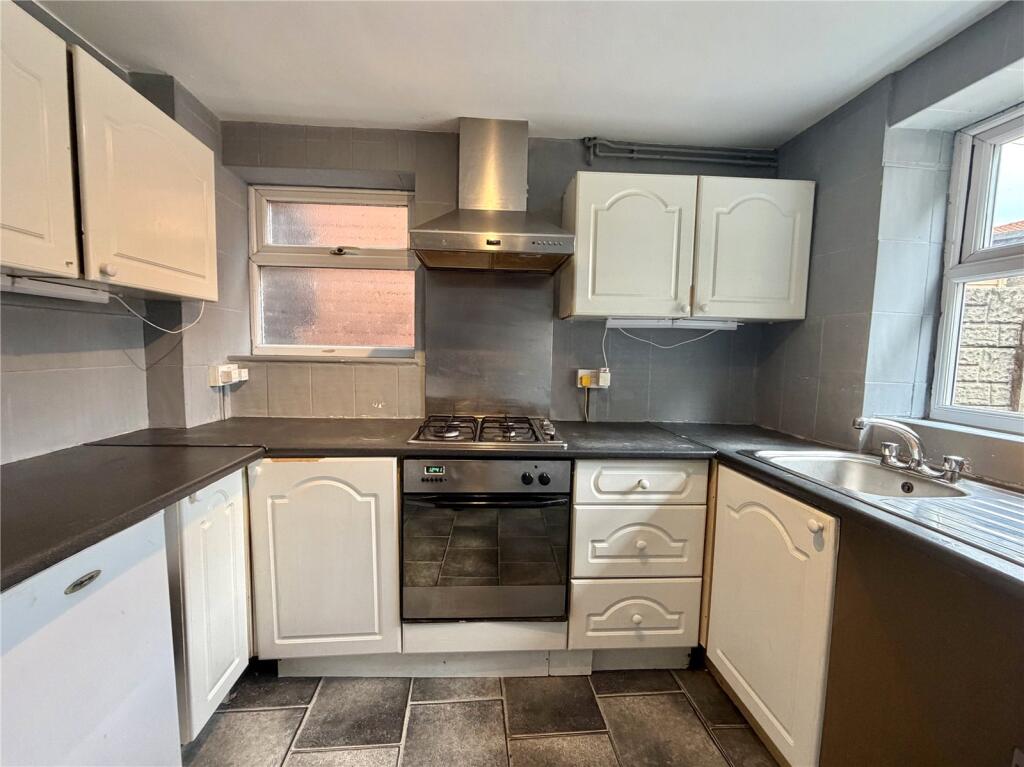 House in Widnes, Simm's Cross - View 5