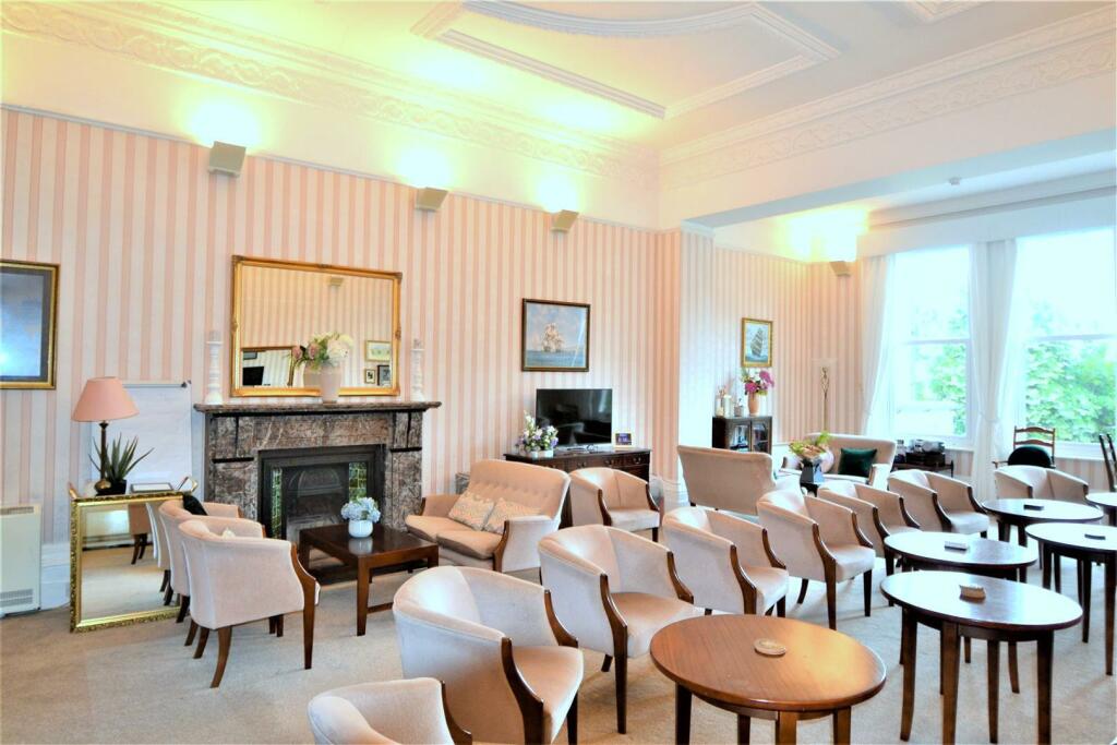 Apartment in Eastbourne, East Sussex - More