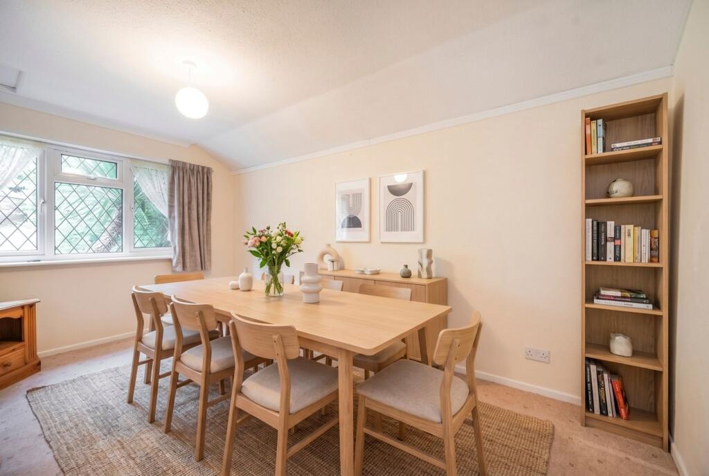 House in Bracknell - View 3