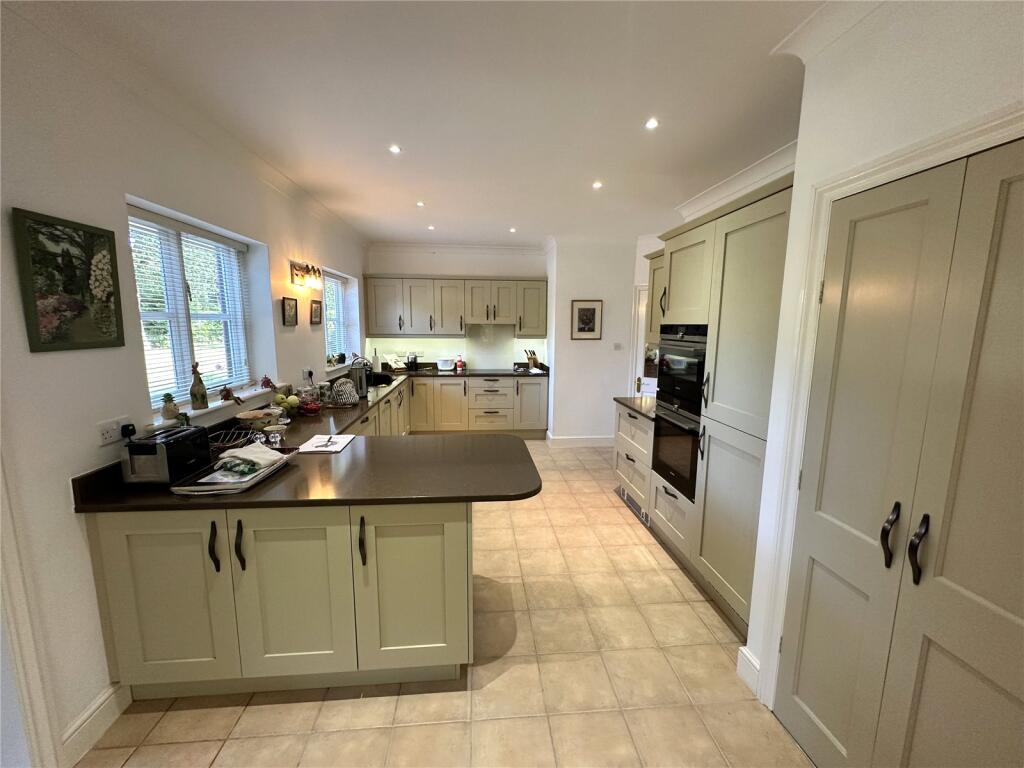 House in Southampton - More