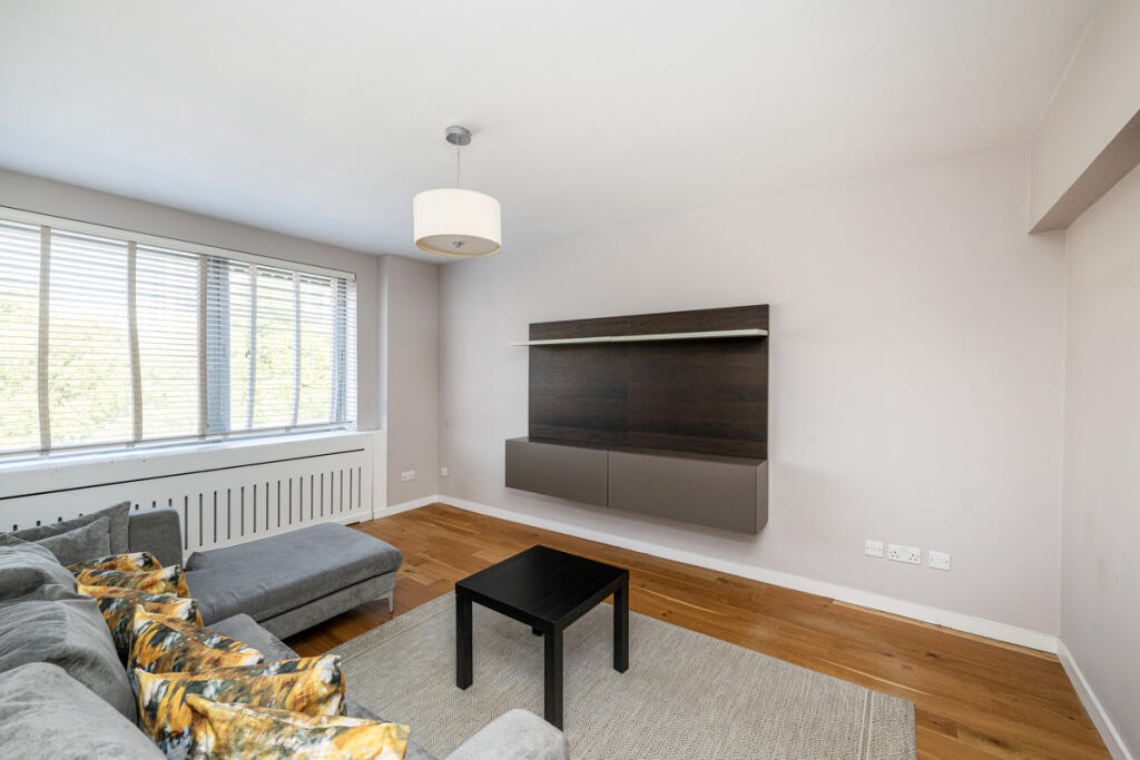 Apartment in London, City of Westminster - View 4