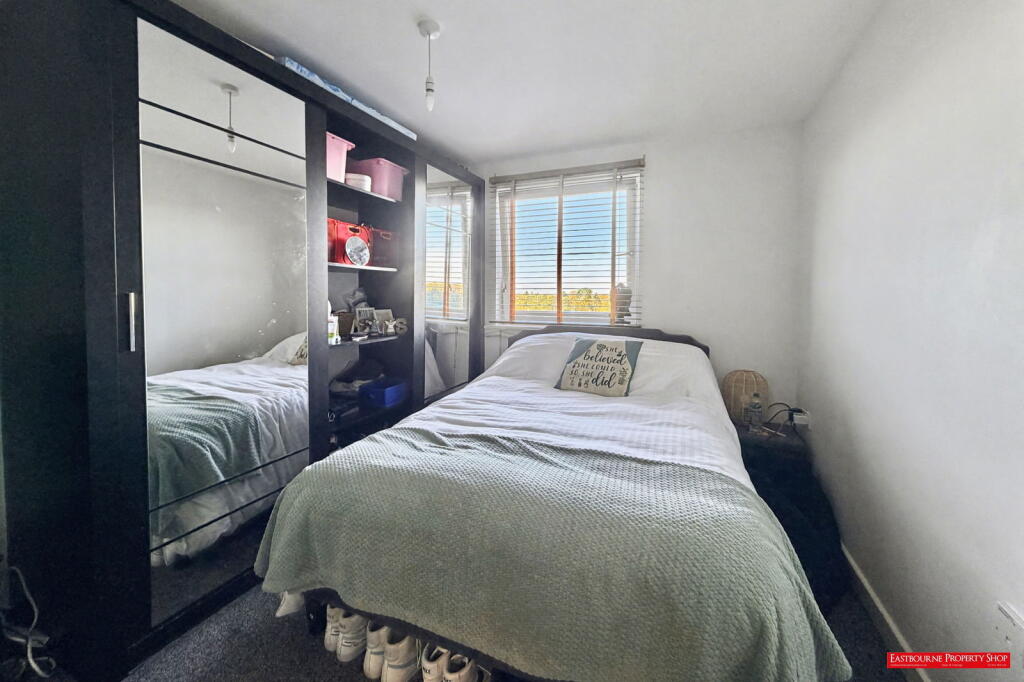 Groombridge Avenue, Eastbourne, BN22 7FF - More