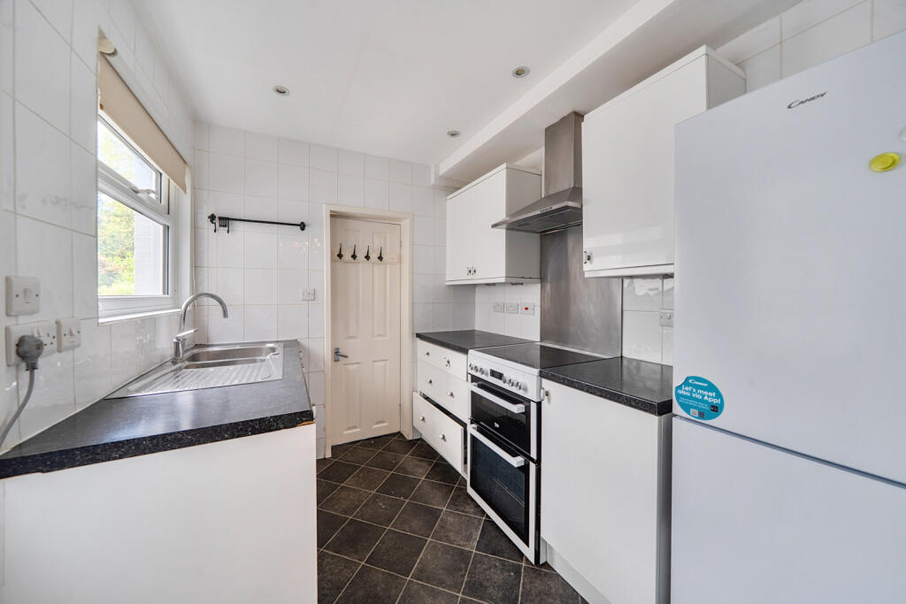 House in Hertsmere, Hertfordshire - View 5
