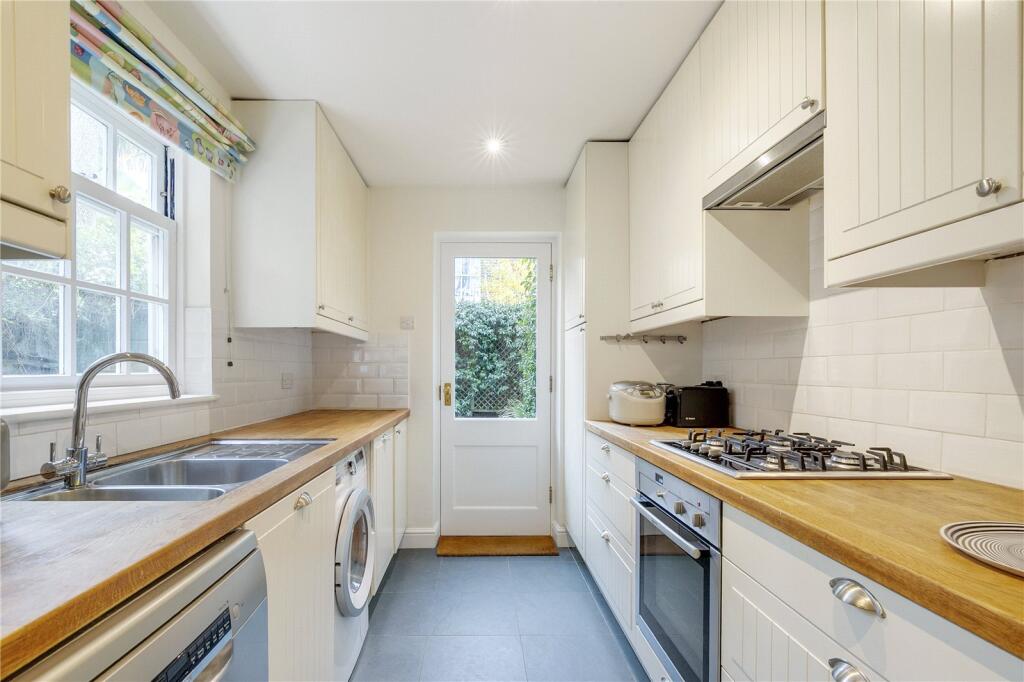 Ashbury Road, SW11 photo 3