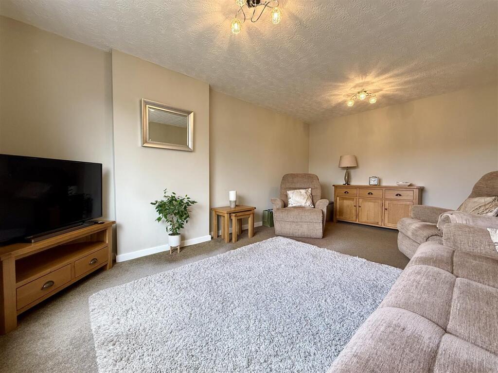 Fairway Road, Shepshed, Loughborough photo 3