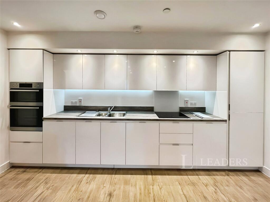 Apartment in Bedfordshire, Luton - View 4