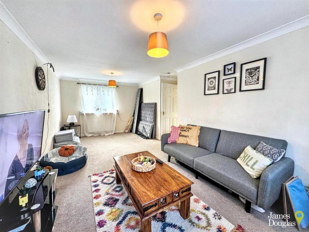 Apartment in Newport - View 2
