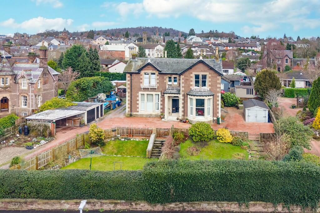 Main image of property: Flat B, Gowrie House, Broich Terrace, Crieff, Perthshire, PH7