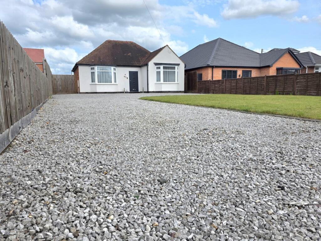 Main image of property: Nuneaton Road, Bulkington, Bedworth, Warwickshire, CV12