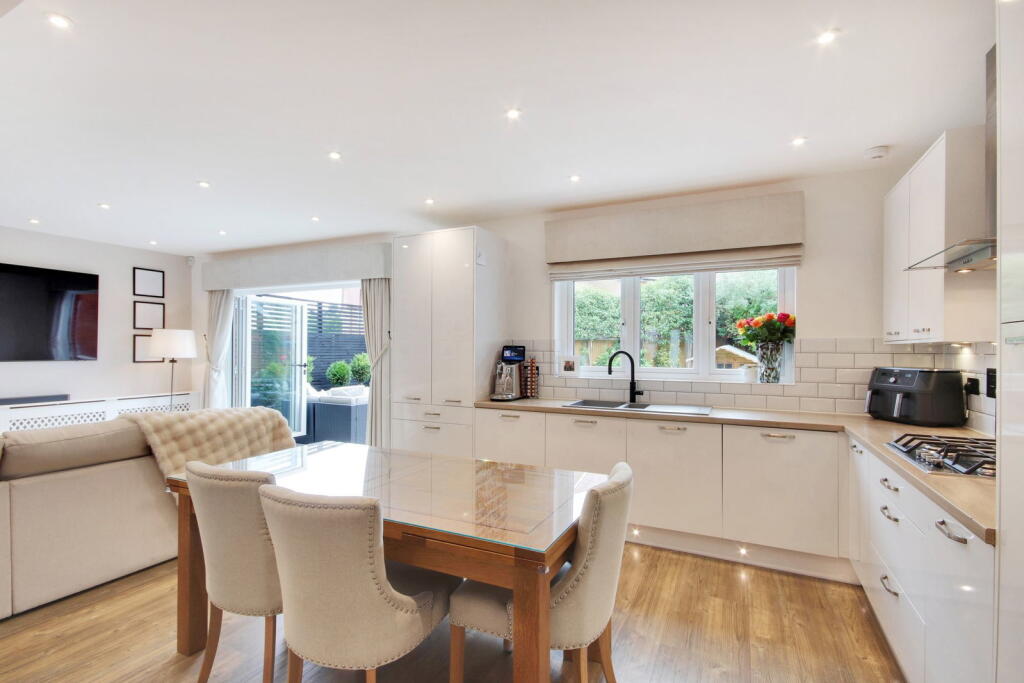 House in Rochester - View 4