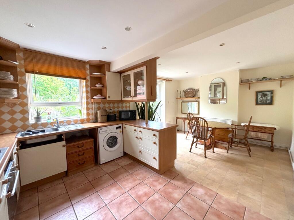 House in Glastonbury, Somerset - View 2