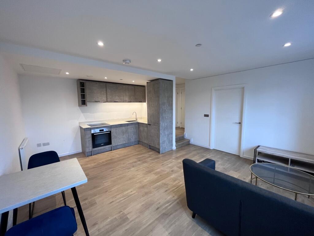 Apartment in Luton - View 3