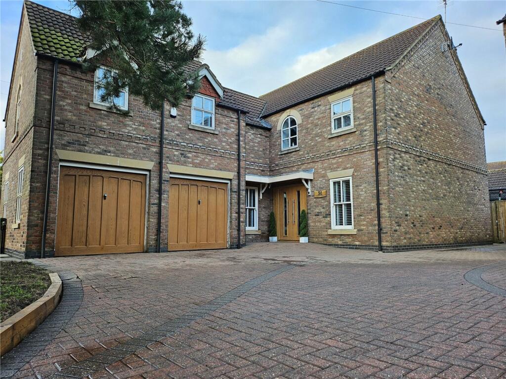 4-bed detached on Commonside, Crowle, DN17, £400,000
