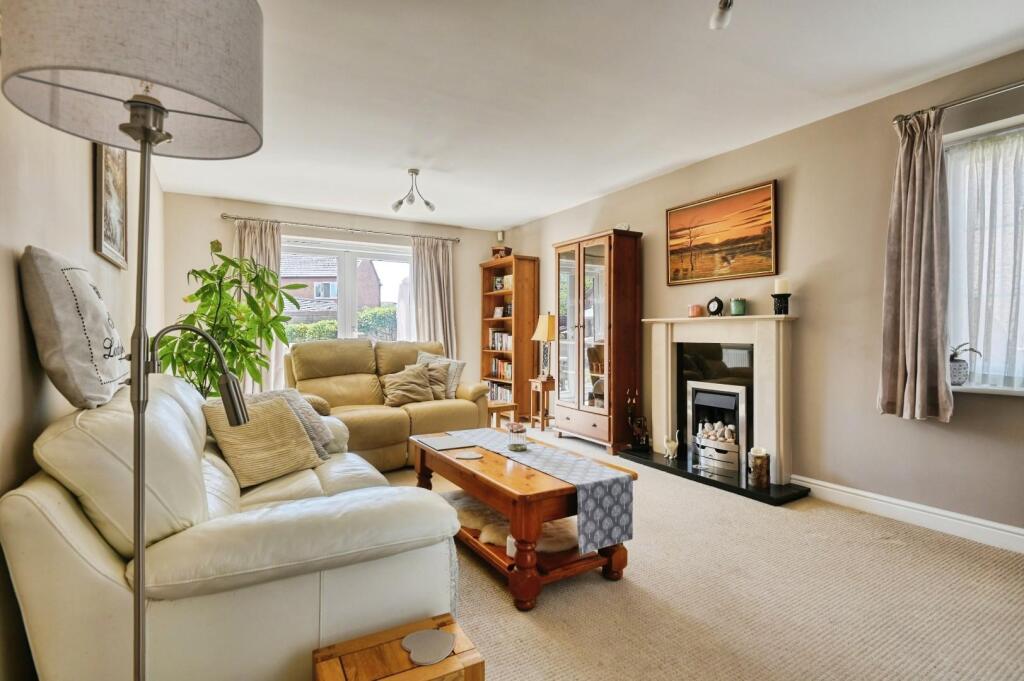 House in Tamworth, Wilnecote - View 4