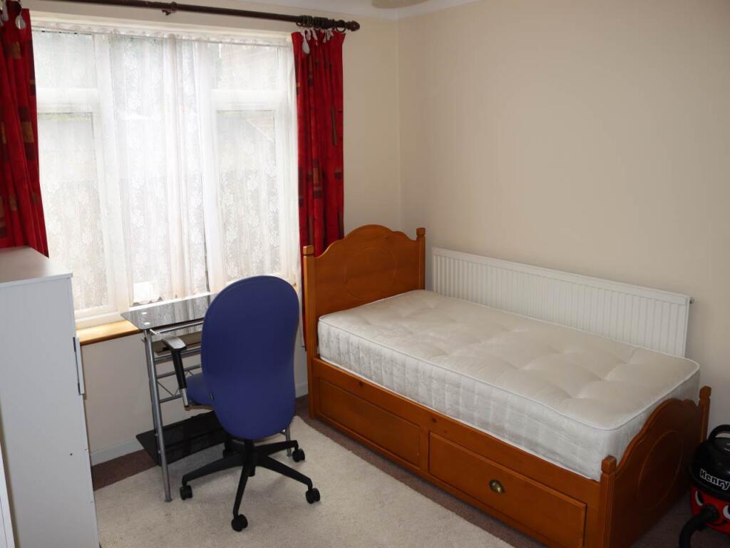 Lark Rise, Hatfield, Hertfordshire - View 6