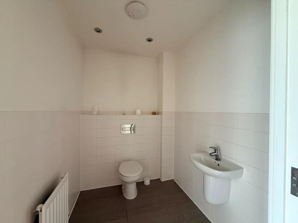 Apartment in Barking - More