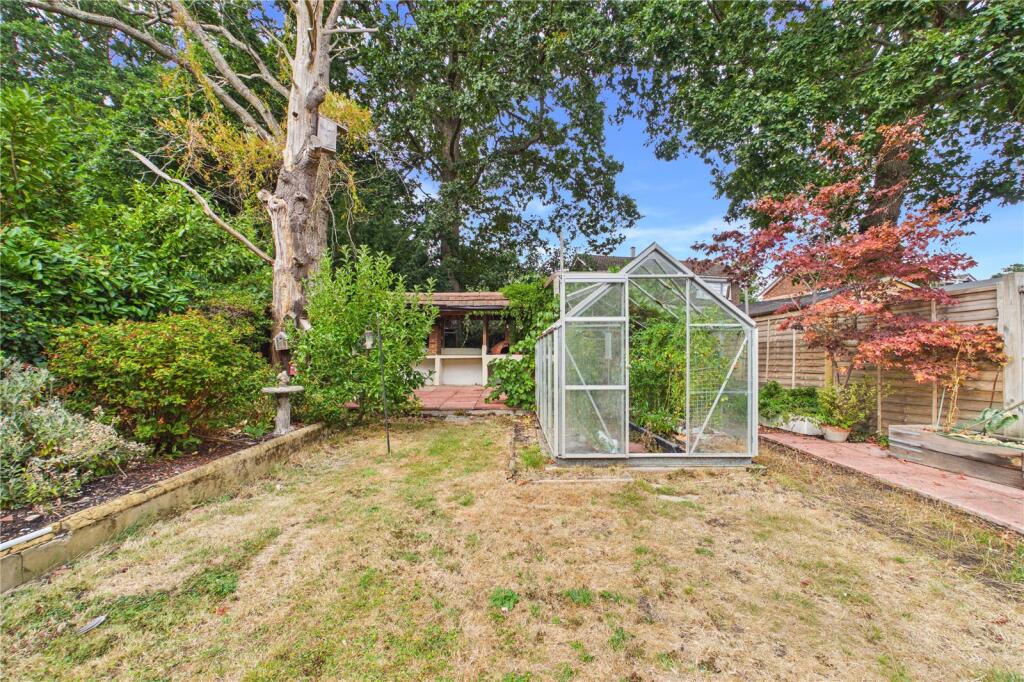 Millers Road, Tadley, Hampshire, RG26 photo 4