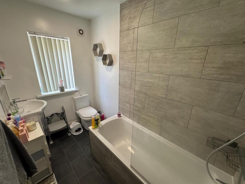 Additional image 14 of Exley Crescent, Keighley