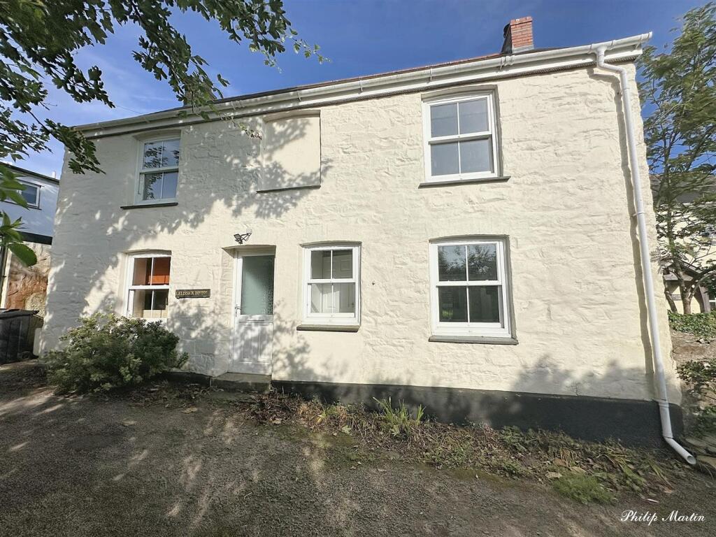 Main image of property: The Green, Probus