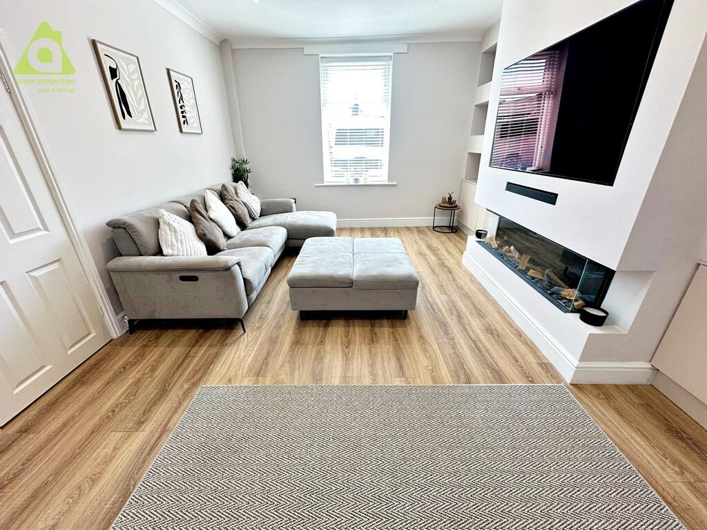 House in Bolton, Dobb Brow, Westhoughton - View 4
