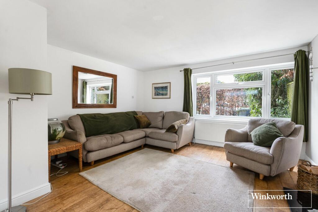 Chantry Road, Bagshot, Surrey, GU19 photo 3