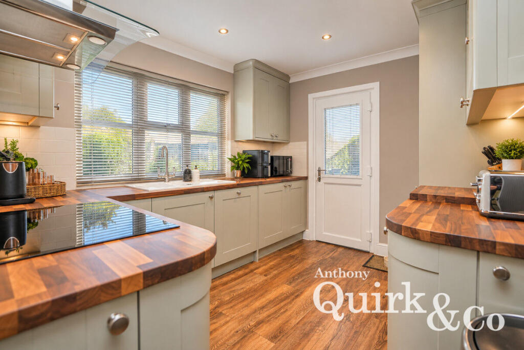 House in Southend-on-Sea - View 4