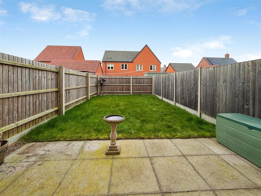 Whitehead Close, Radford Semele, Leamington Spa photo 2