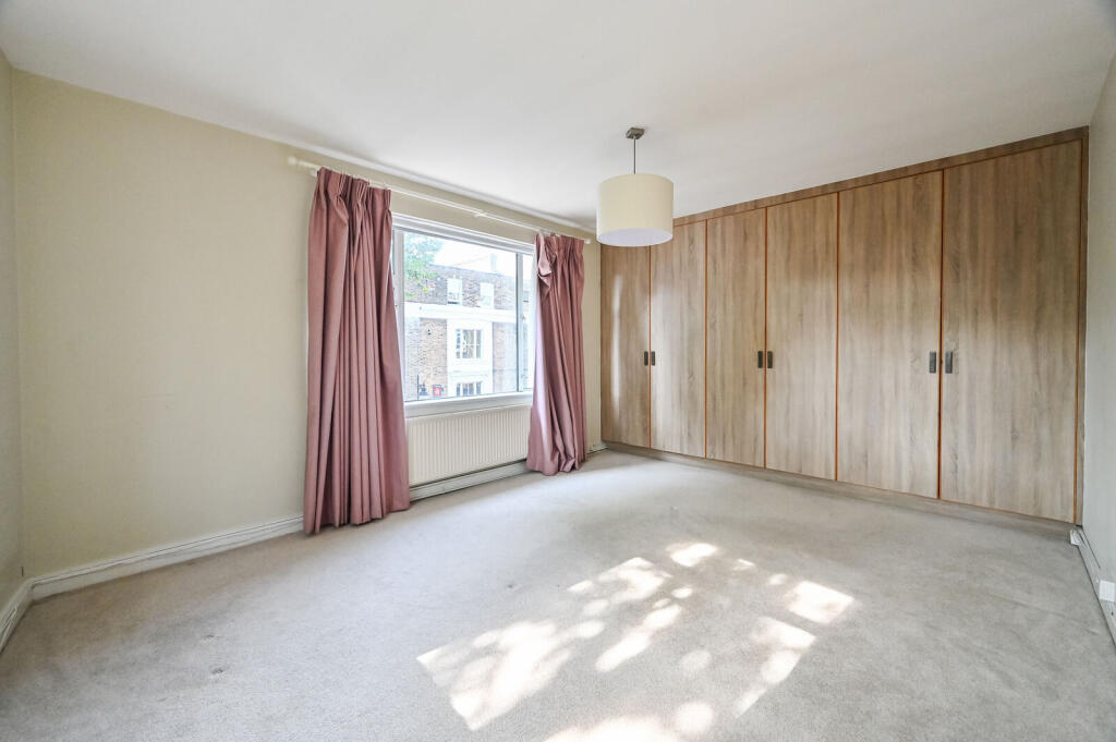 Apartment in London - View 4