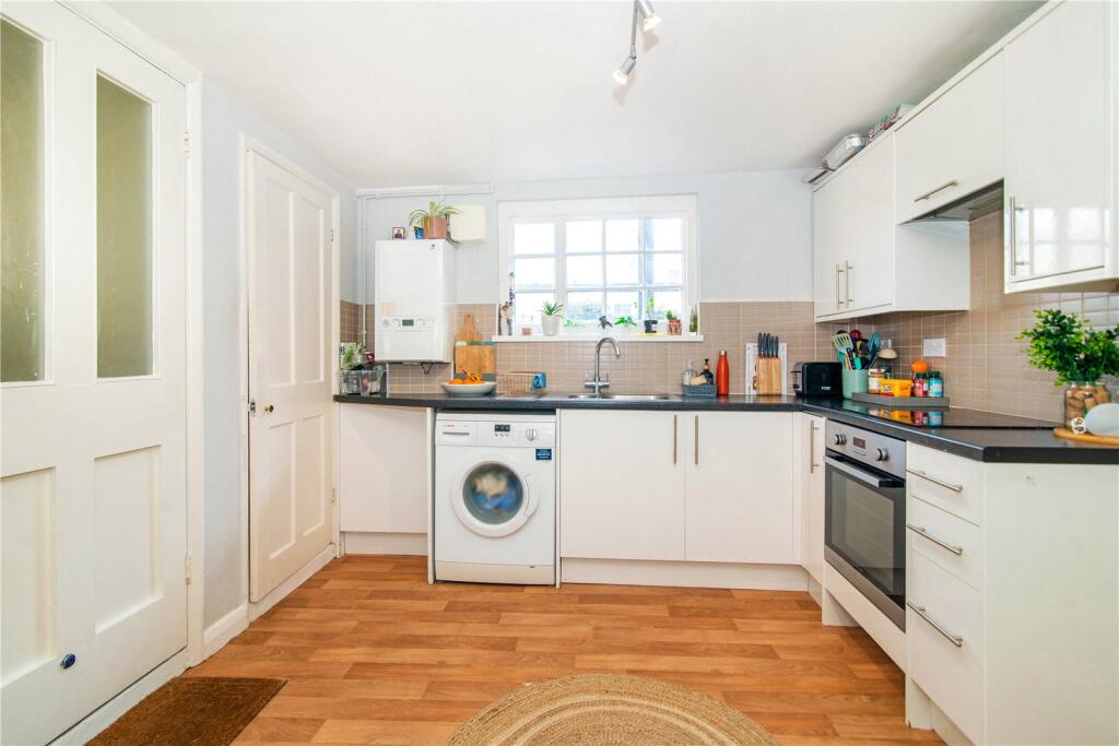 Hampton Road, Twickenham, TW2 photo 4