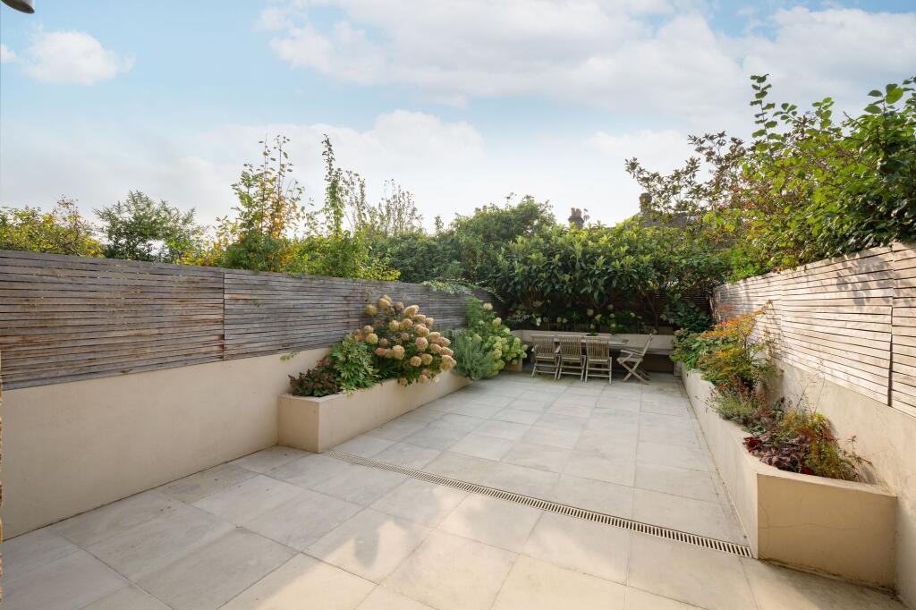 House in London, Brondesbury Park, Brondesbury - View 3