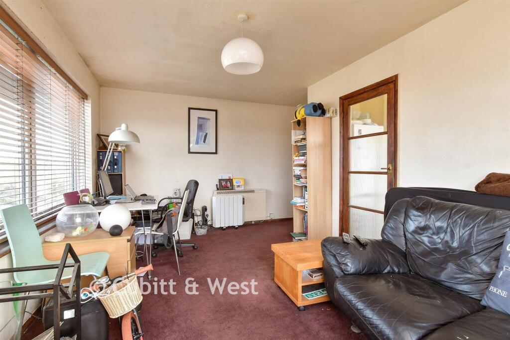 Stonehurst Road, Worthing, West Sussex photo 4