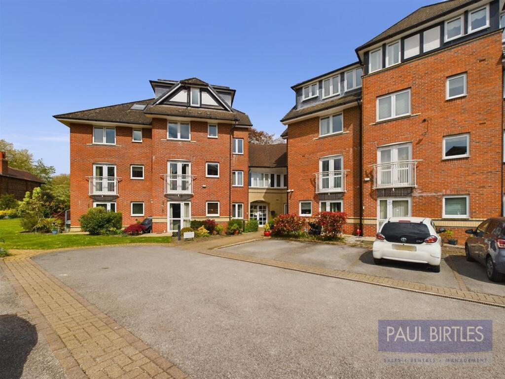 Main image of property: St Clement Court, 9 Manor Avenue, Urmston, Trafford, M41