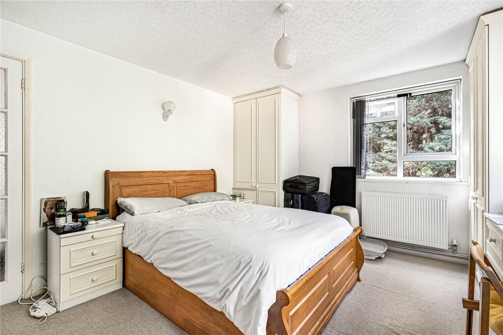 Apartment in Runnymede, Virginia Water - View 4