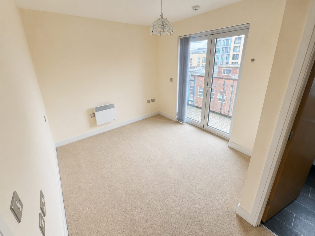 Apartment in Southampton - View 5