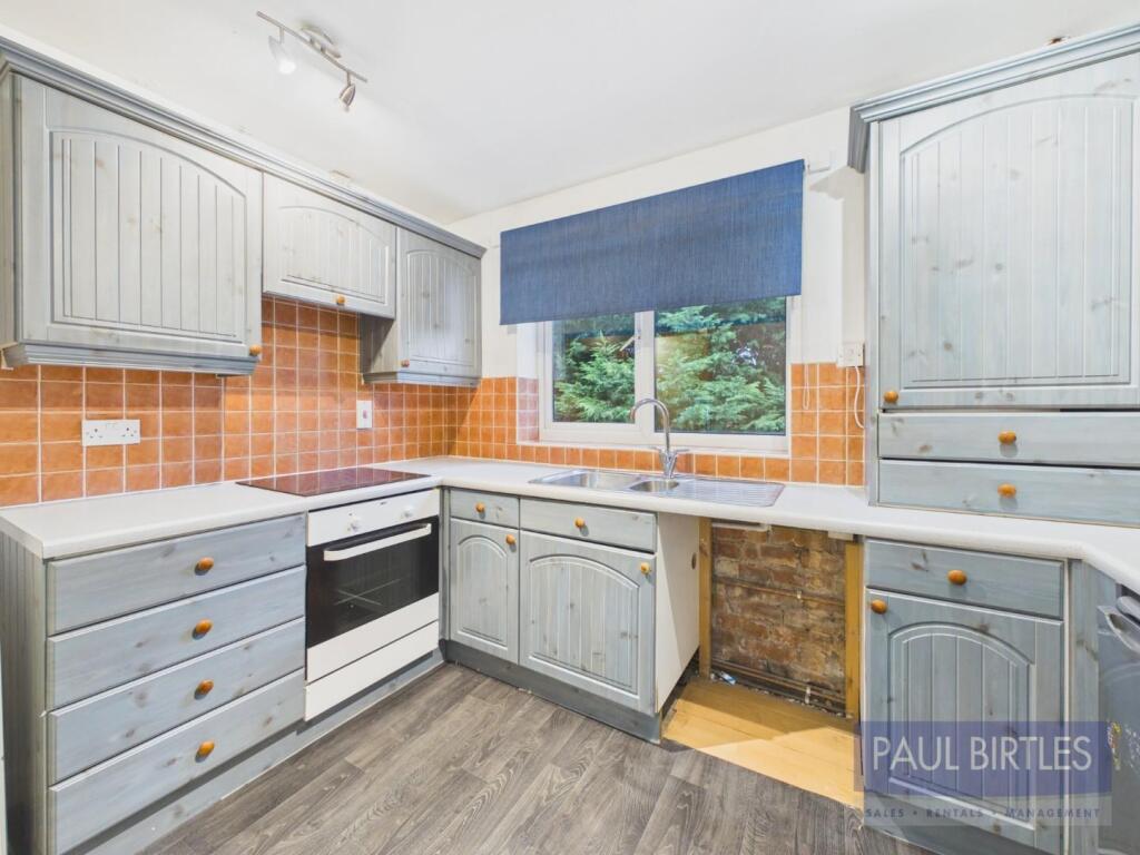 Apartment in Trafford, Woodsend - View 5
