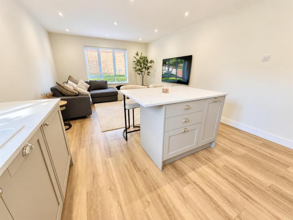 Apartment in Portsmouth - View 4